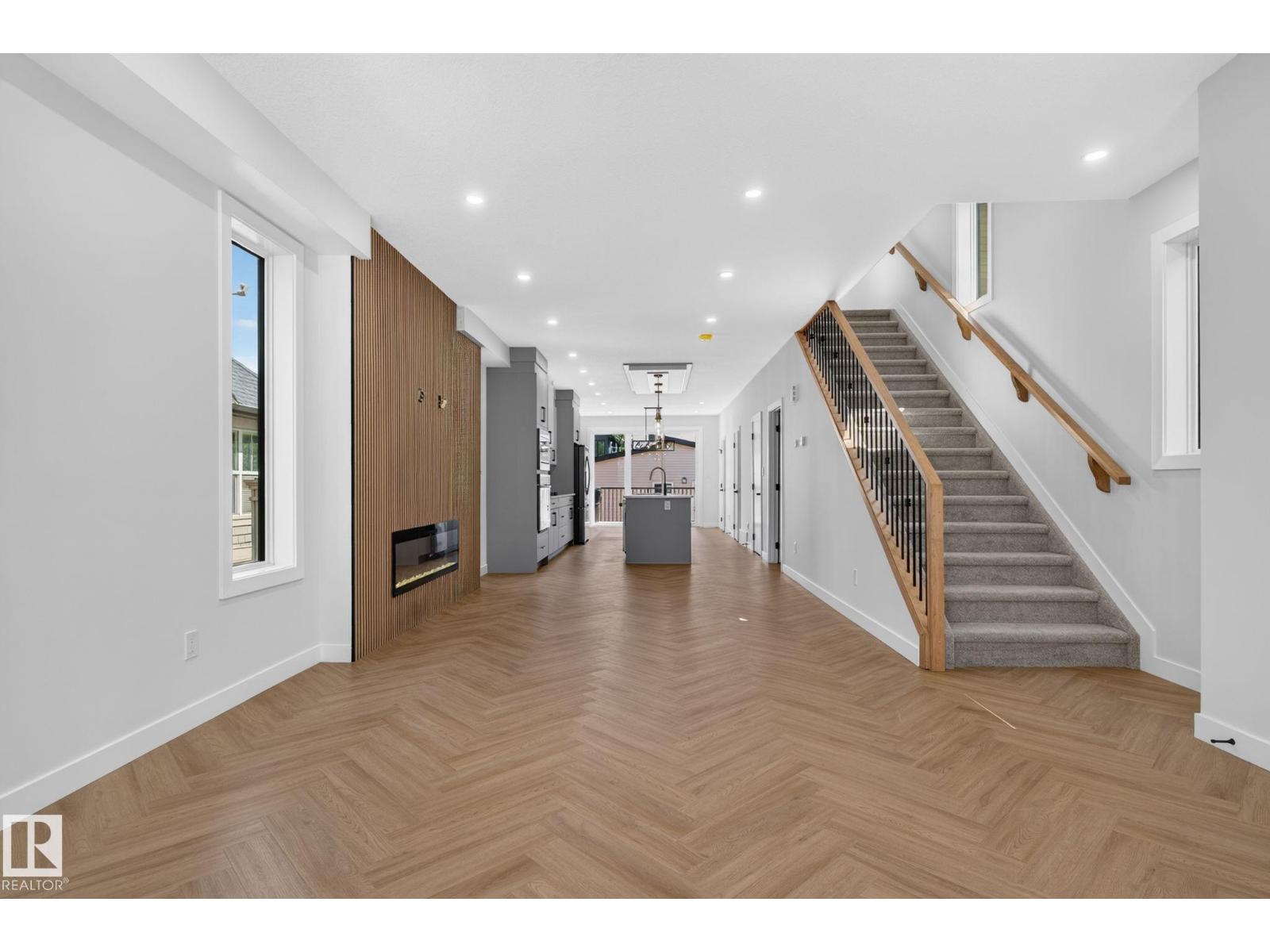 11707 123 ST NW - 9
