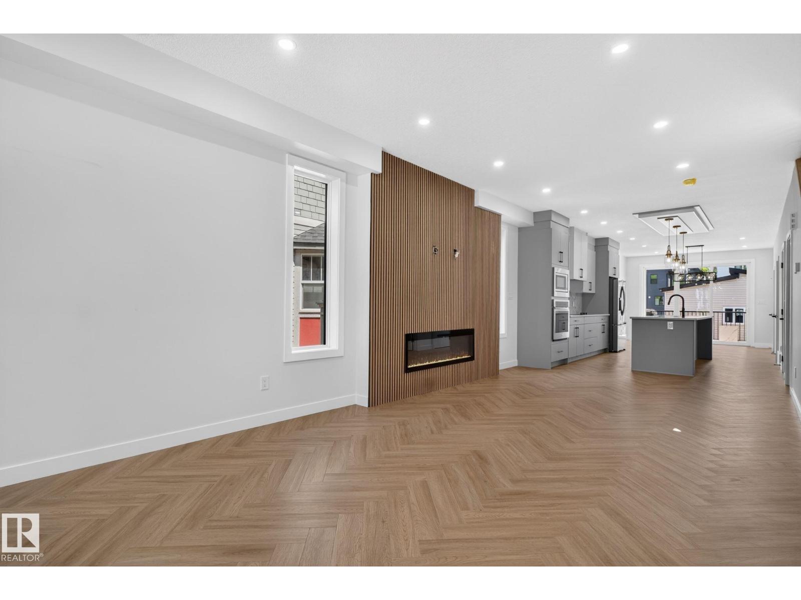 11707 123 ST NW - 10