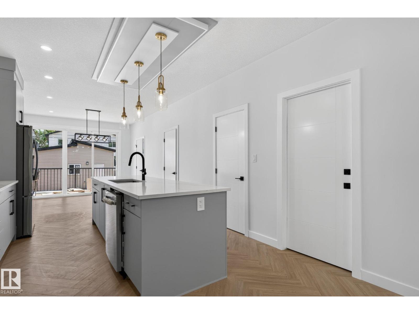 11707 123 ST NW - 14
