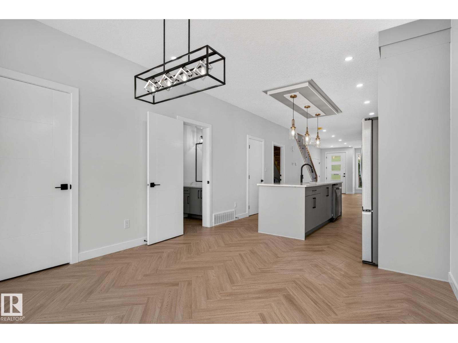 11707 123 ST NW - 17