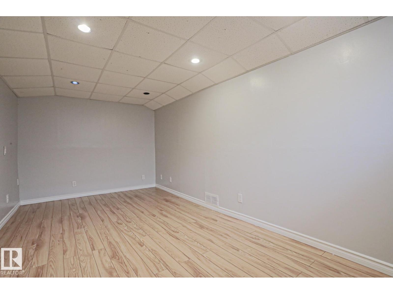 355 KIRKPATRICK CR NW - 34
