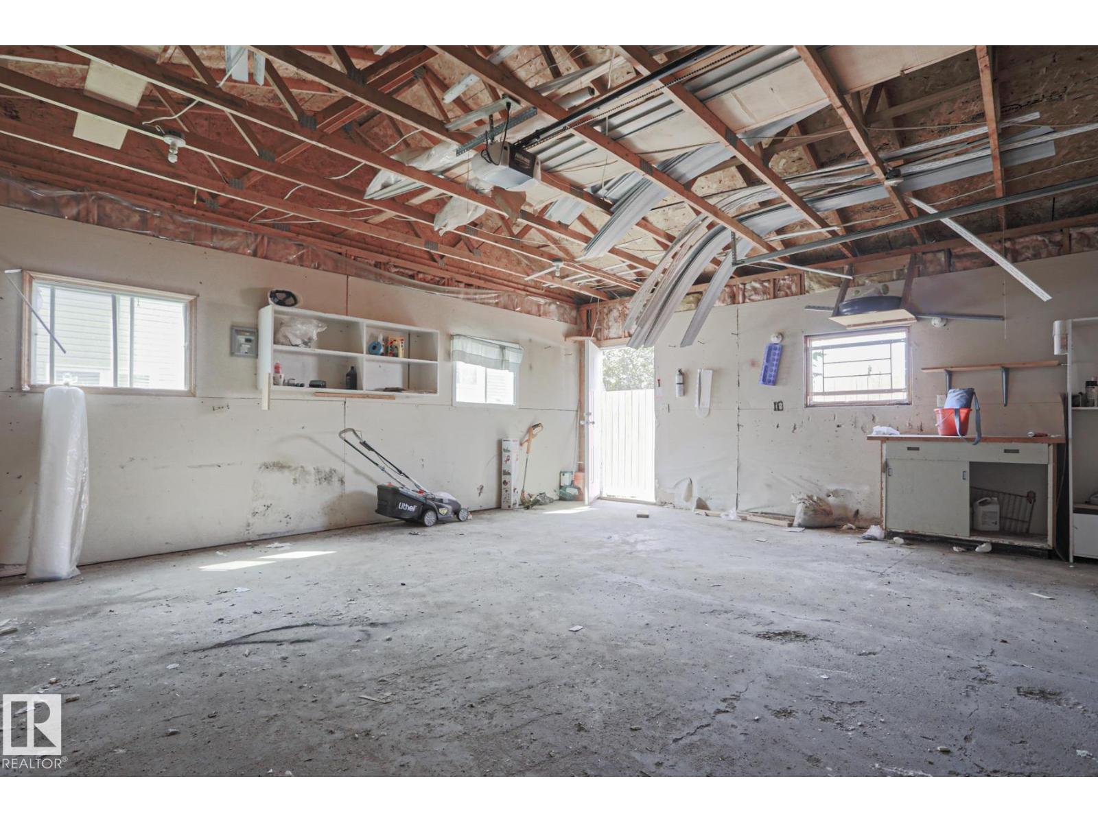 355 KIRKPATRICK CR NW - 53