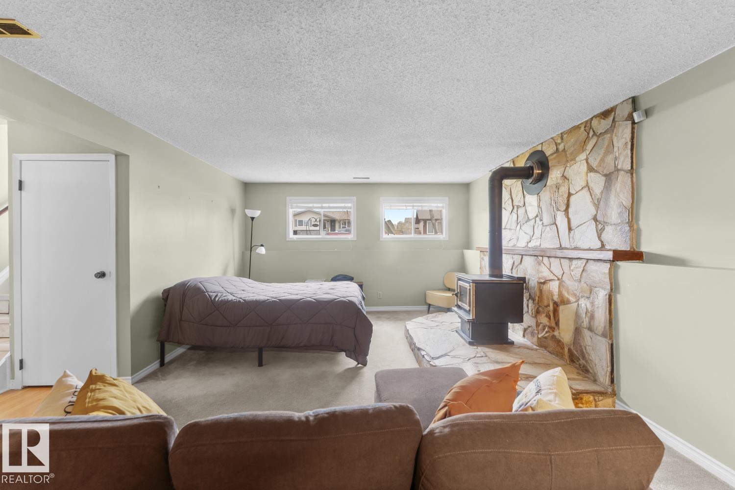 4104 43 ST - 28