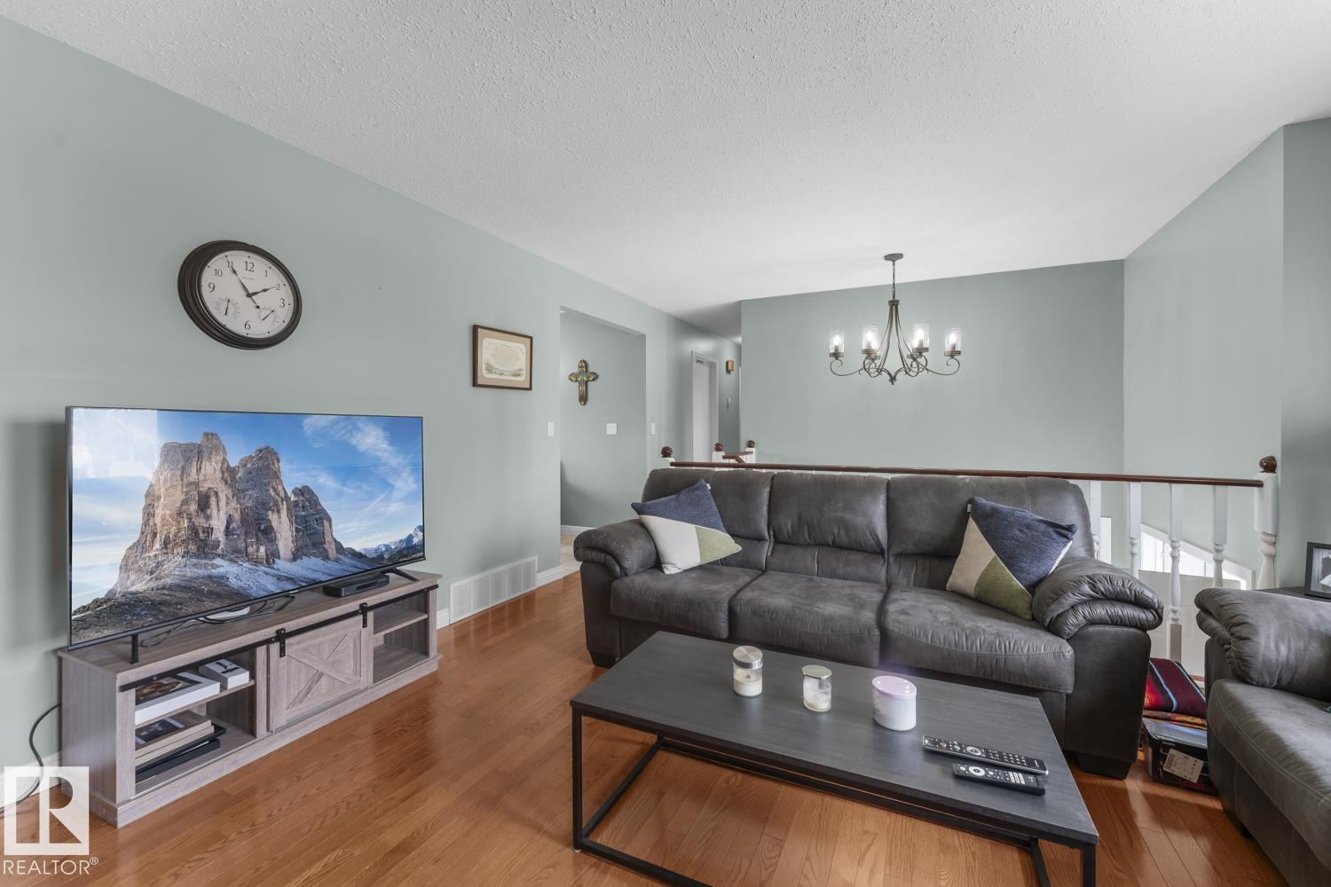 4104 43 ST - 5