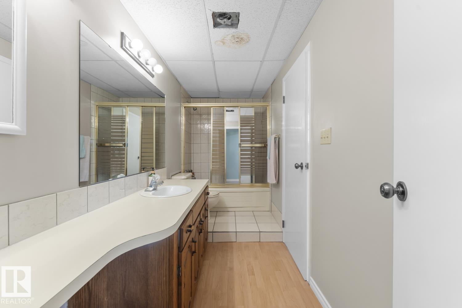 4104 43 ST - 29