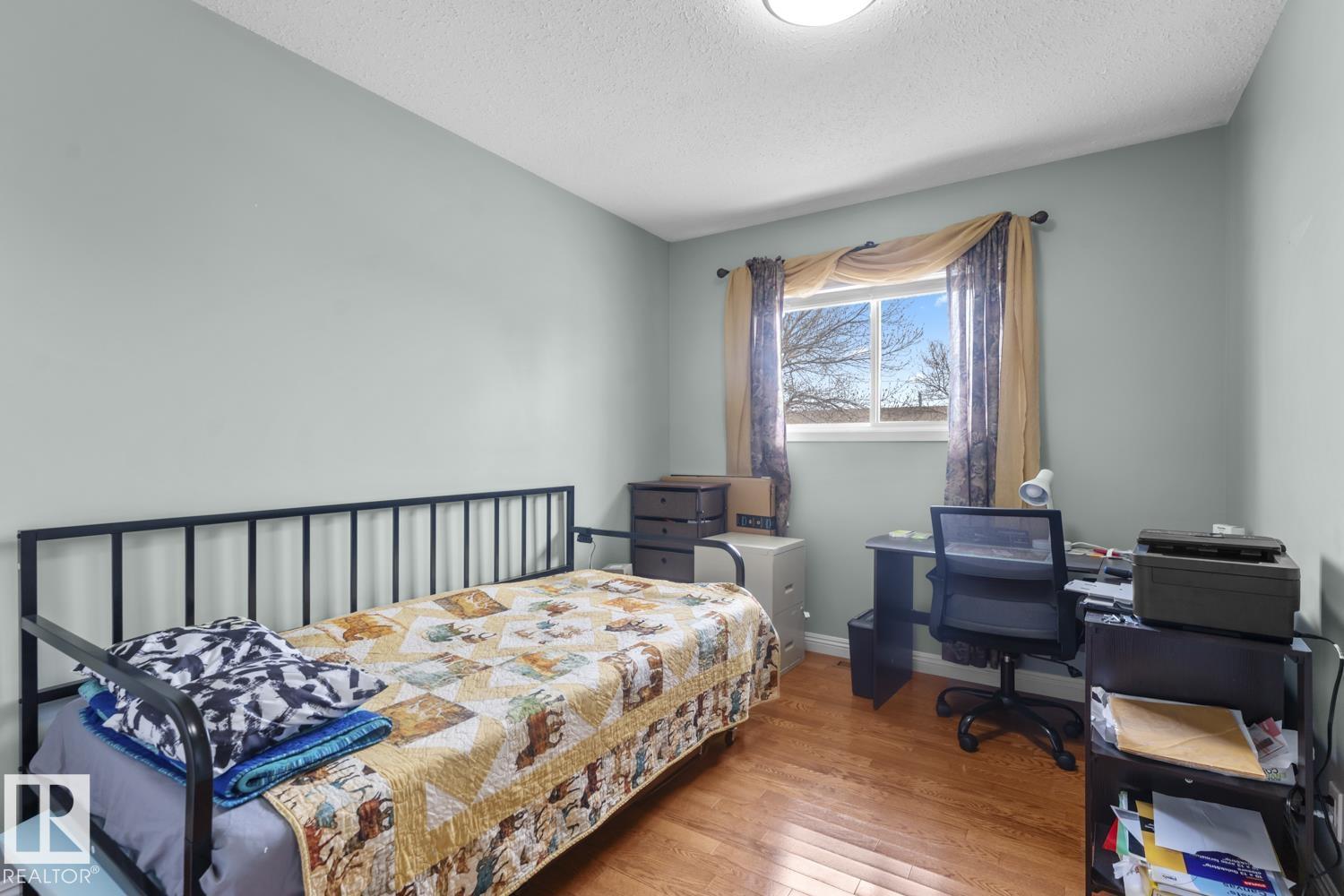 4104 43 ST - 16