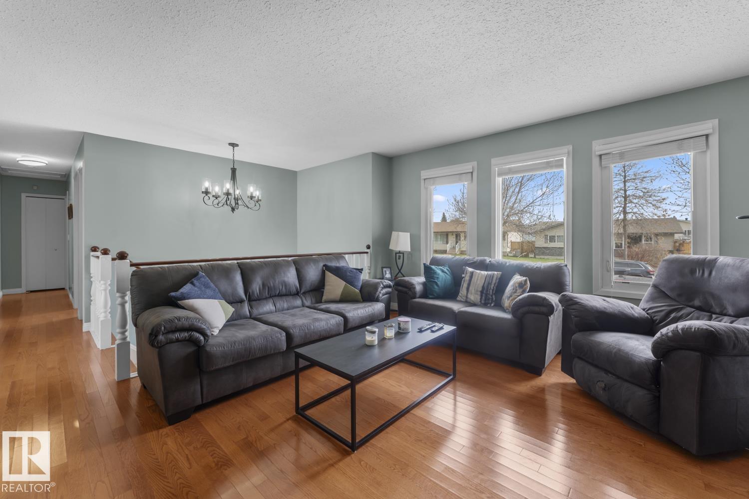 4104 43 ST - 15