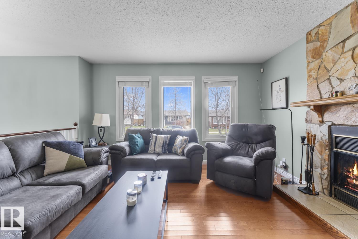 4104 43 ST - 4