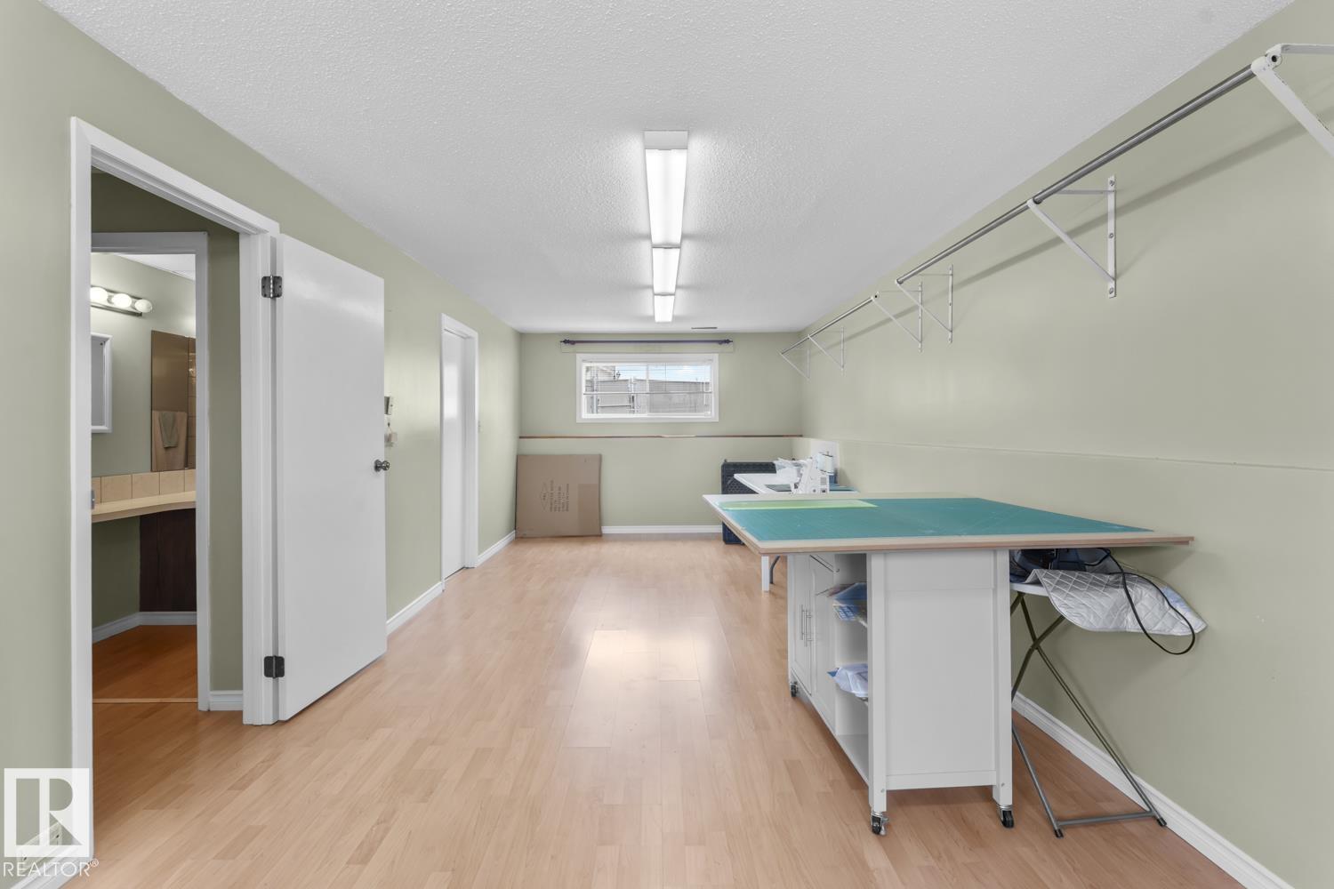 4104 43 ST - 30