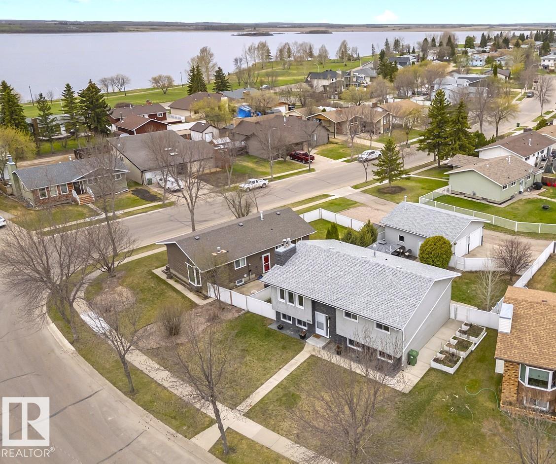 4104 43 ST - 43