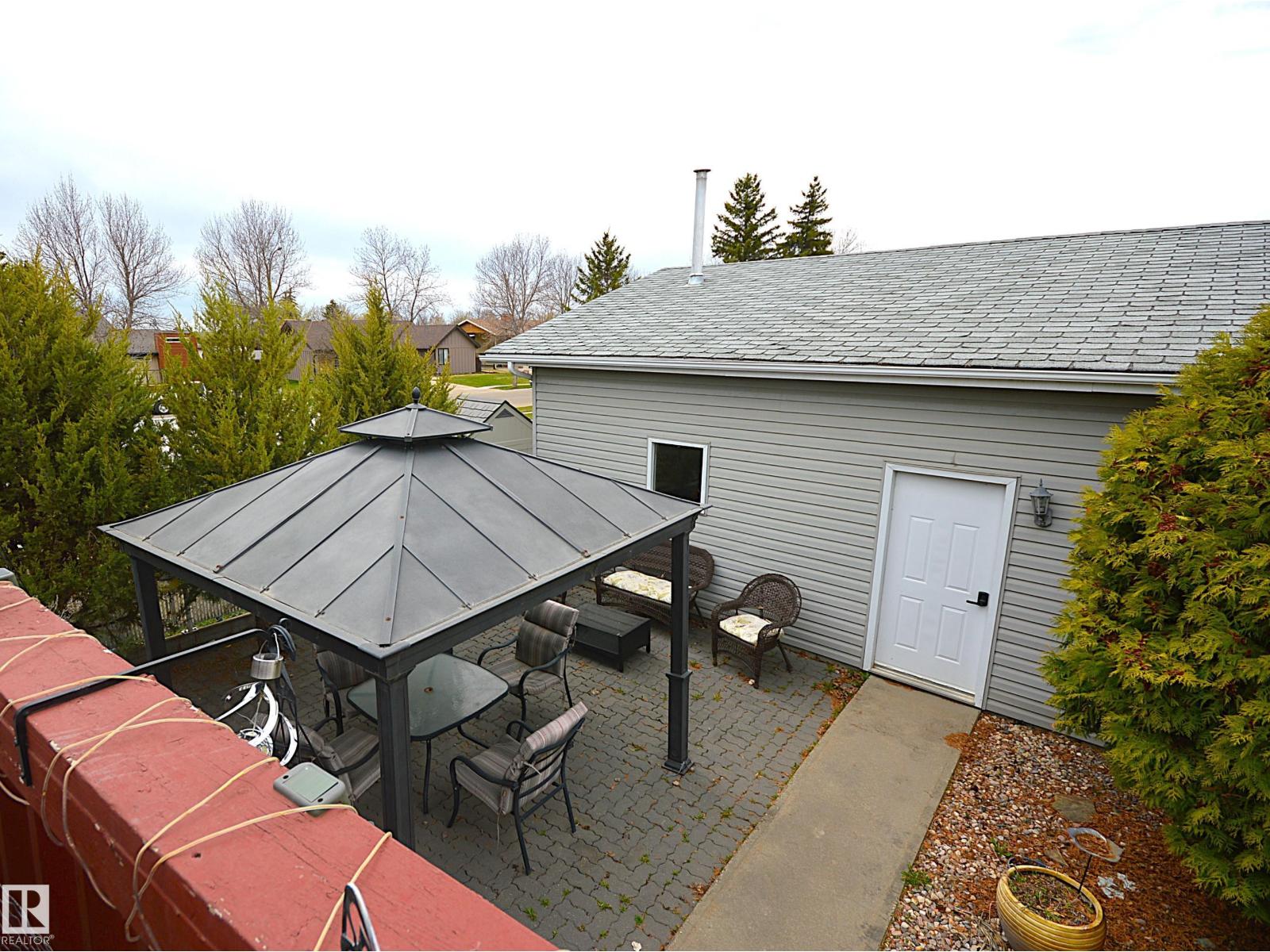 4104 43 ST - 36