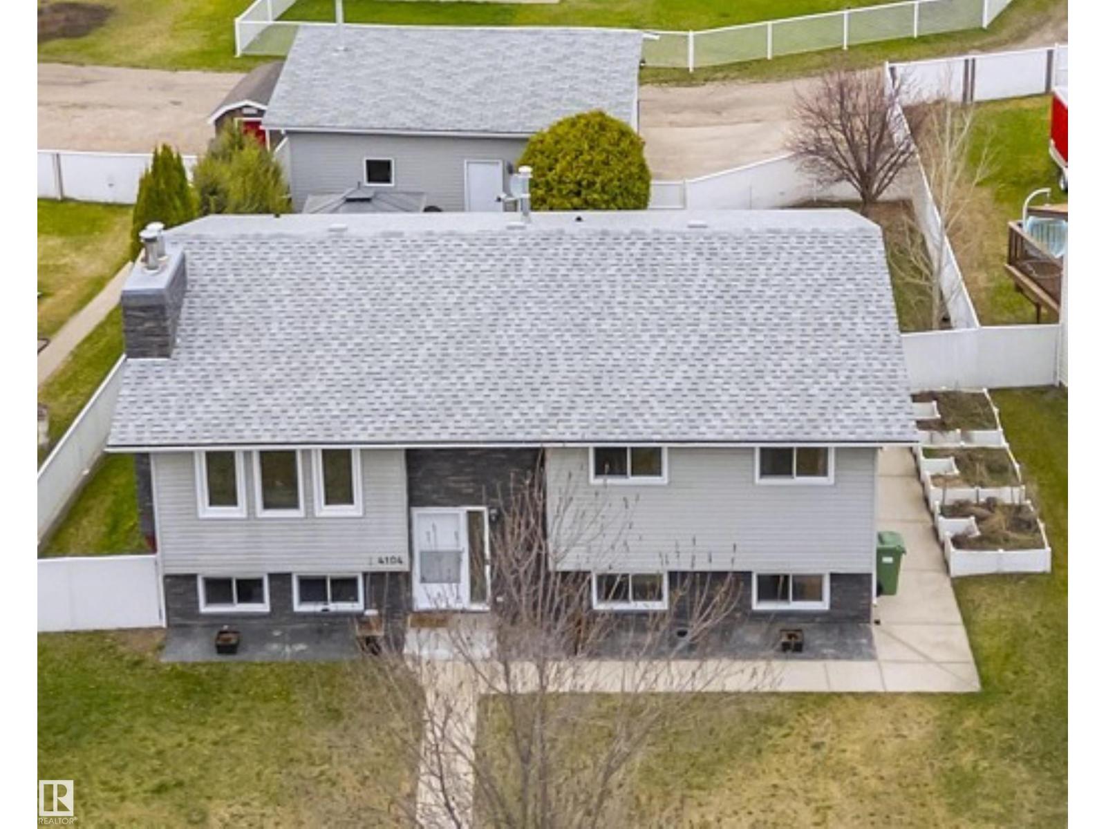 4104 43 ST - 42