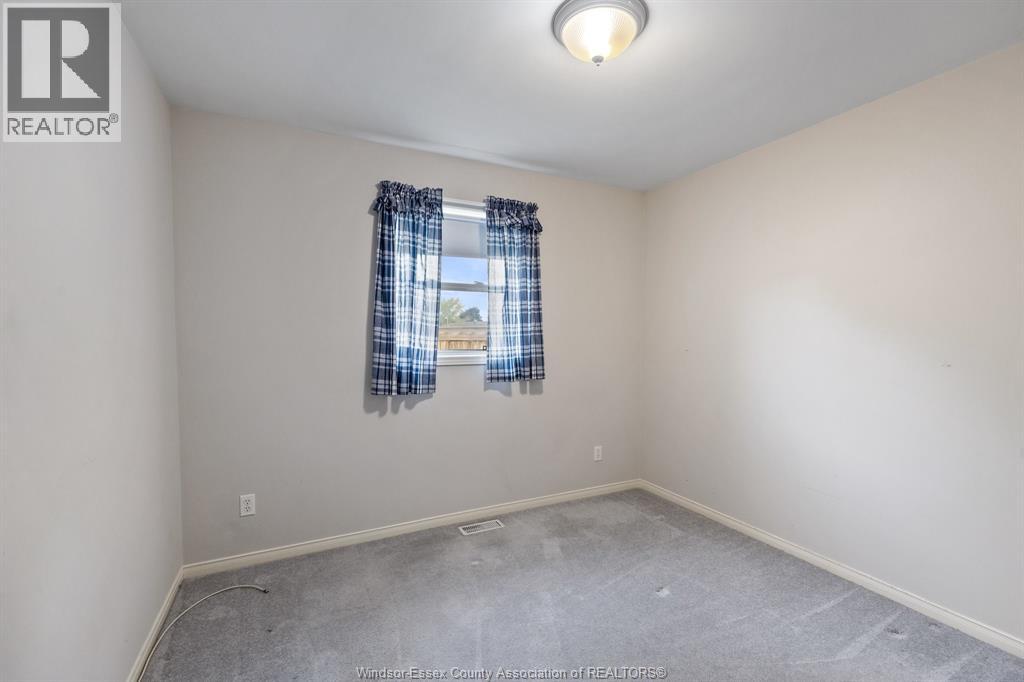 450 THORN RIDGE CRESCENT - Image 10