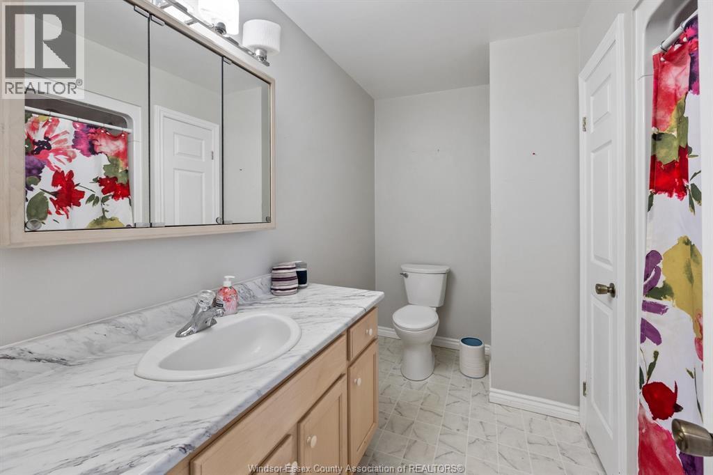 450 THORN RIDGE CRESCENT - Image 12
