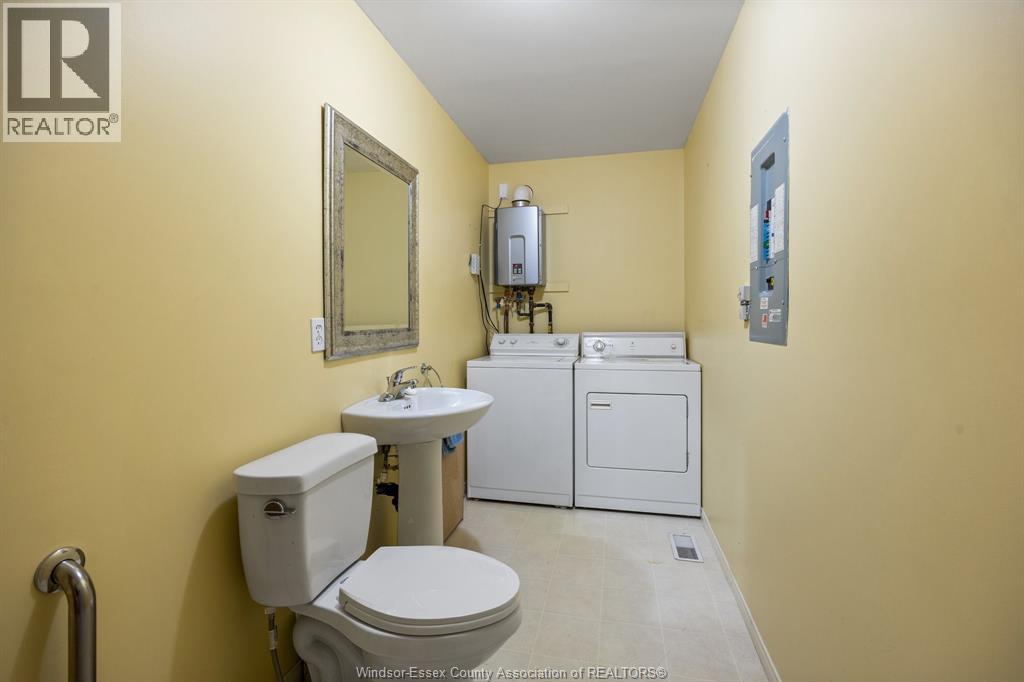 450 THORN RIDGE CRESCENT - Image 13