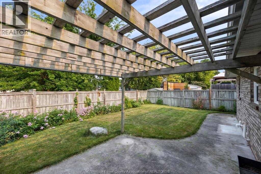 450 THORN RIDGE CRESCENT - Image 14