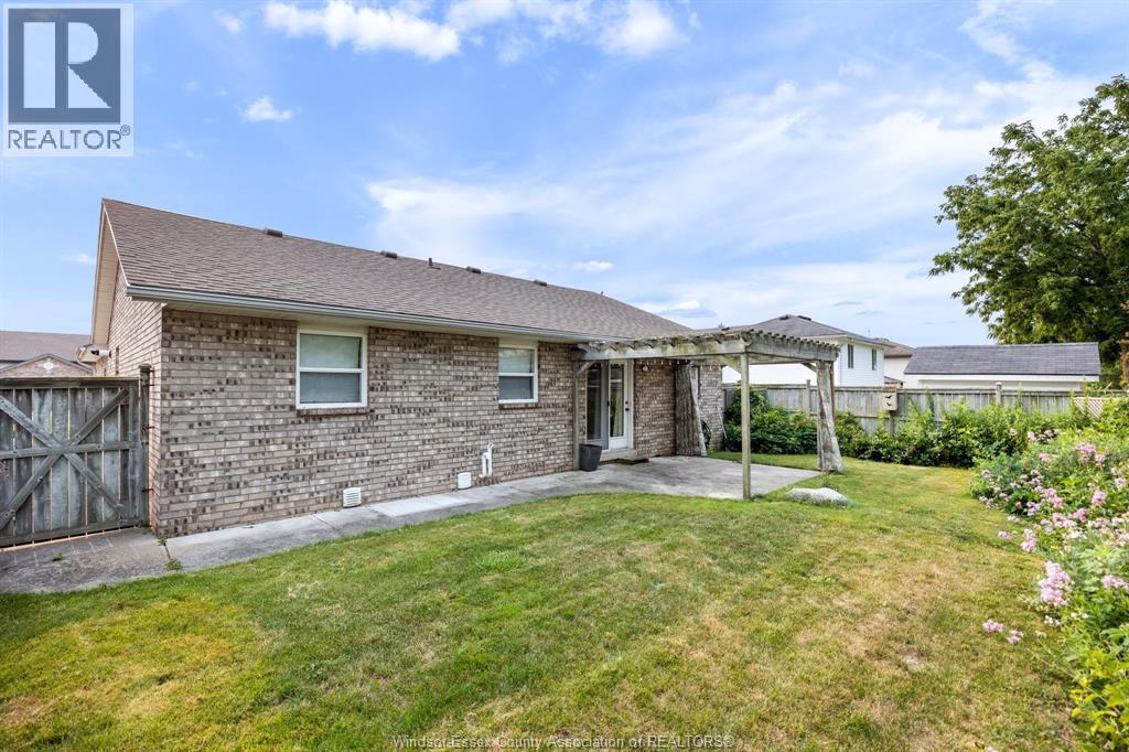 450 THORN RIDGE CRESCENT - Image 15