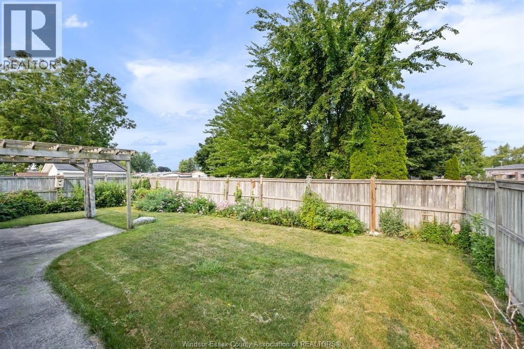 450 THORN RIDGE CRESCENT - Image 16