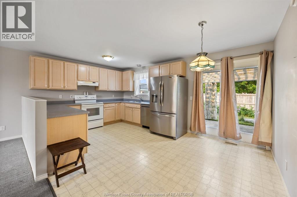 450 THORN RIDGE CRESCENT - Image 5