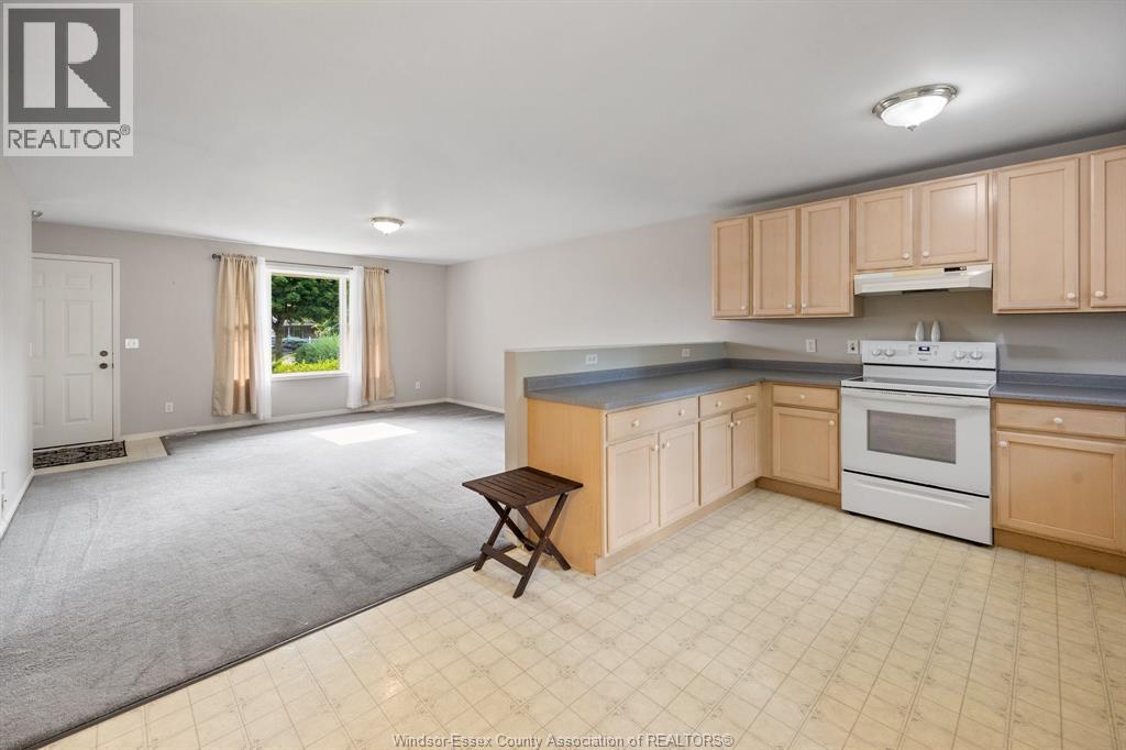 450 THORN RIDGE CRESCENT - Image 6