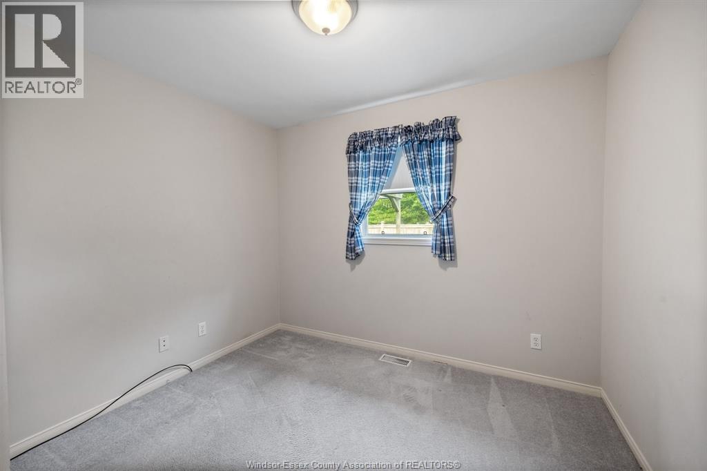 450 THORN RIDGE CRESCENT - Image 9
