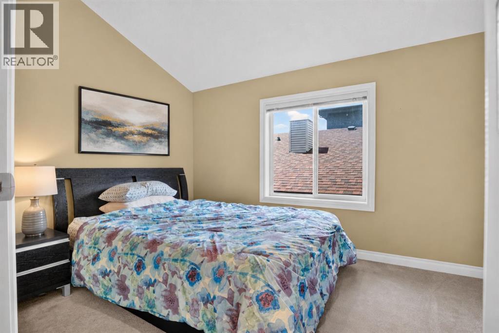 631 51 Avenue SW - 23