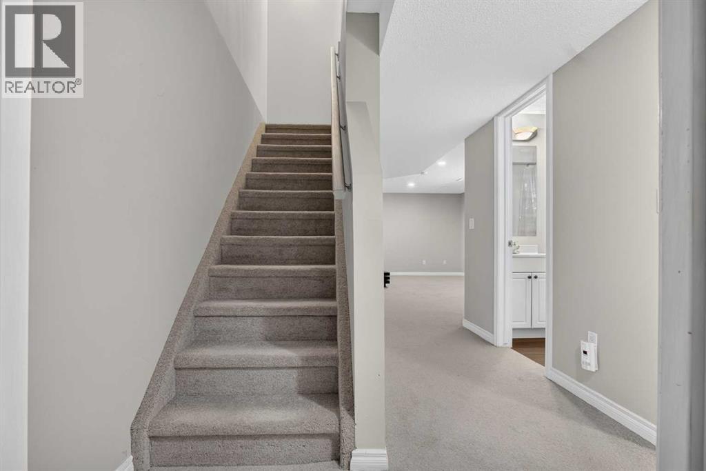 631 51 Avenue SW - 26