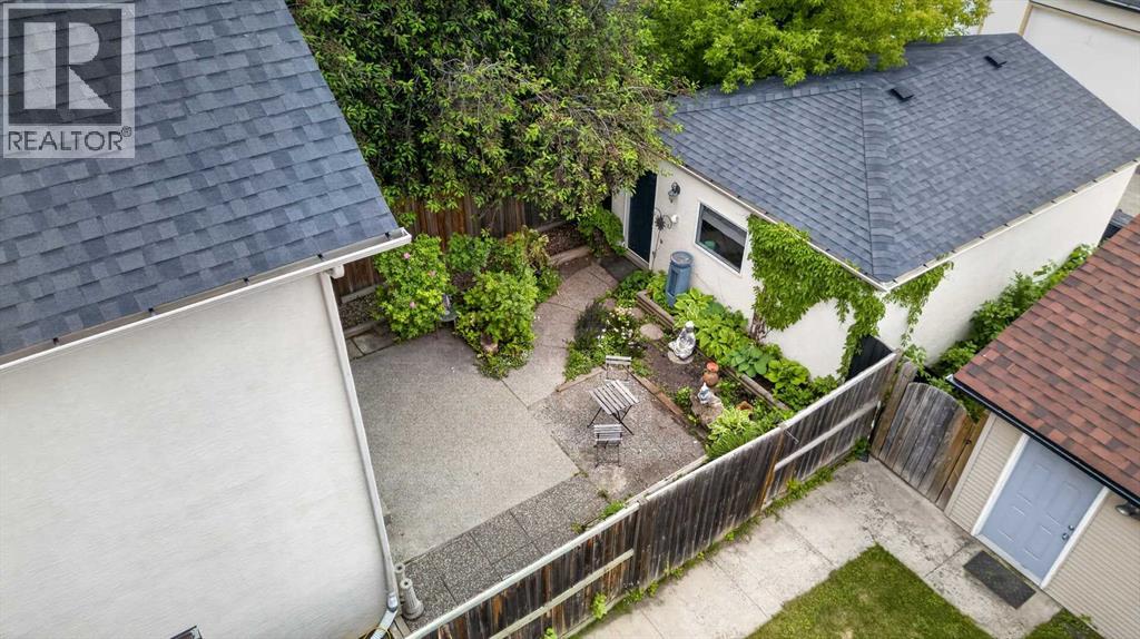 631 51 Avenue SW - 35