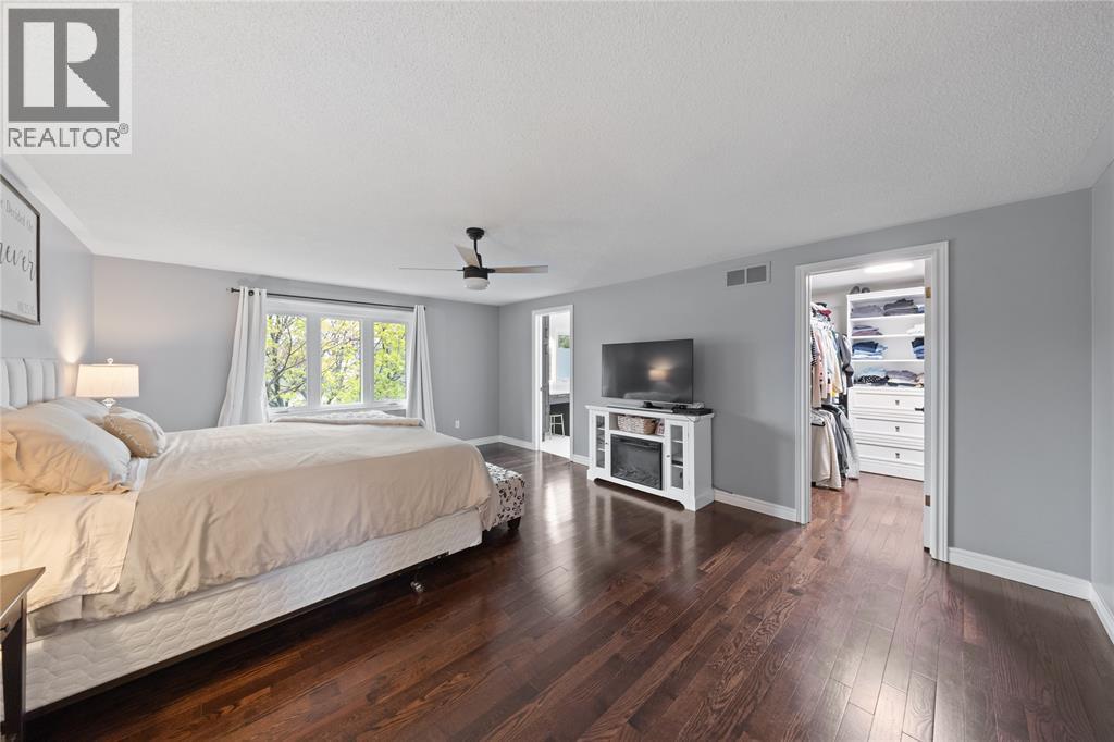 3020 MAIDSTONE CRESCENT - 23