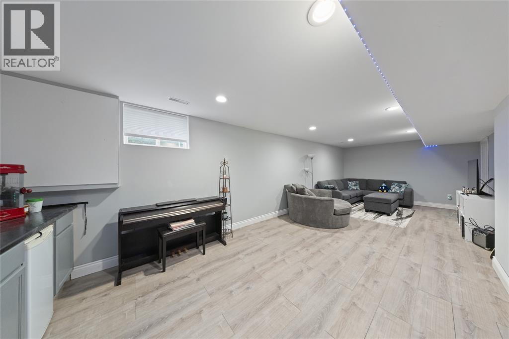 3020 MAIDSTONE CRESCENT - 35