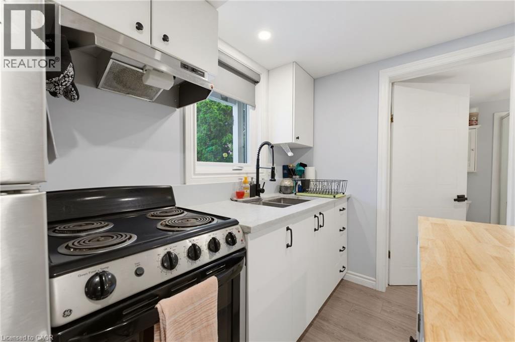 52 ROOSHILL Avenue - 31