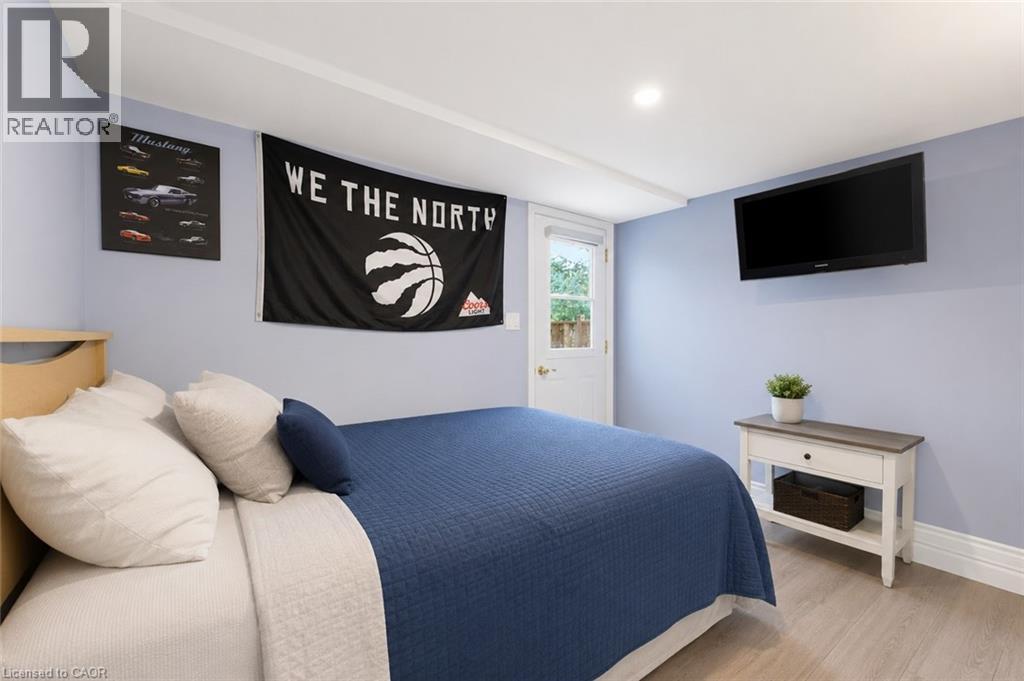 52 ROOSHILL Avenue - 34