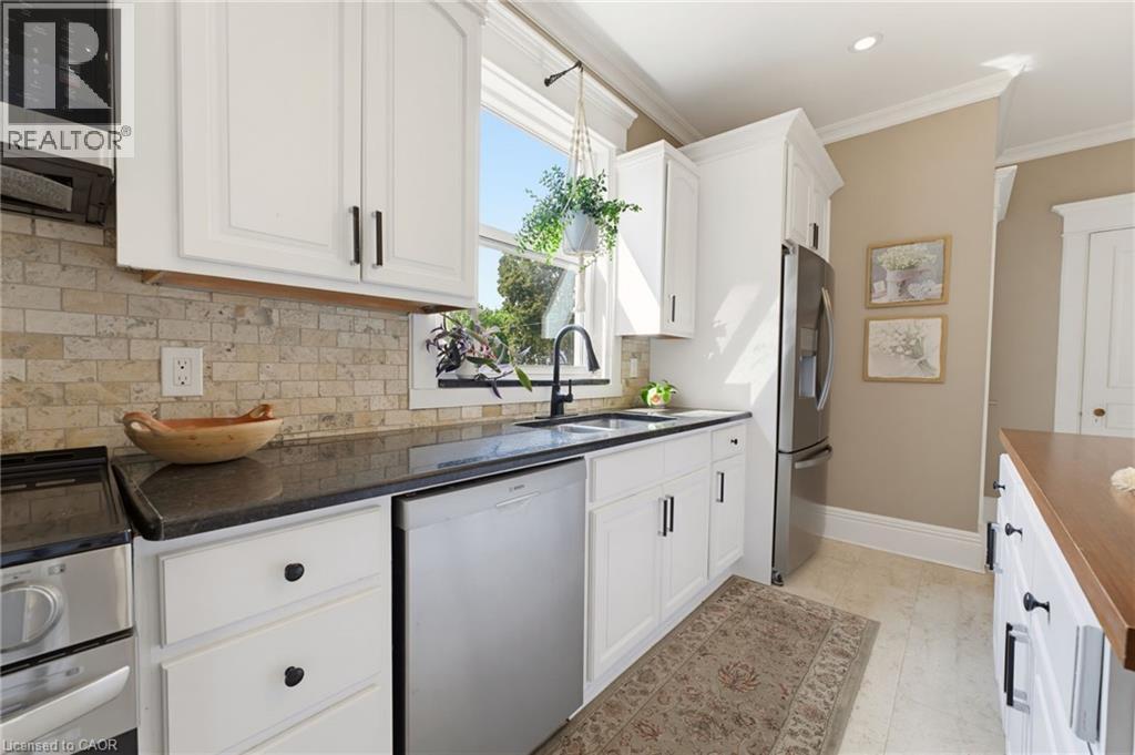 52 ROOSHILL Avenue - 6