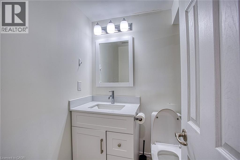 15 RILEY Avenue Unit# Lower, Fonthill — photo 3