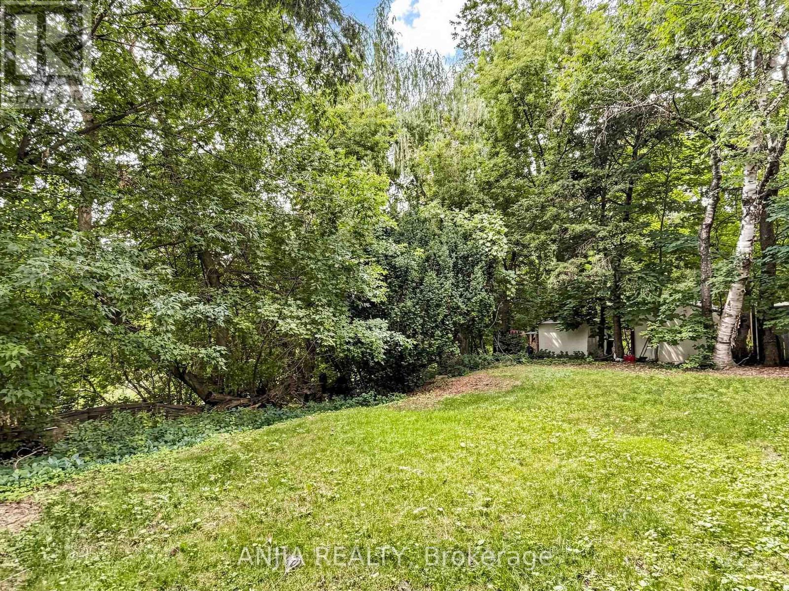 8 APPLEFIELD DRIVE - 49