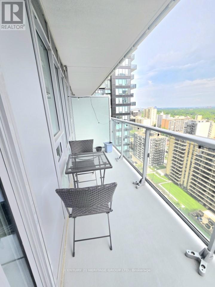 #2006 195 REDPATH AVENUE - 14