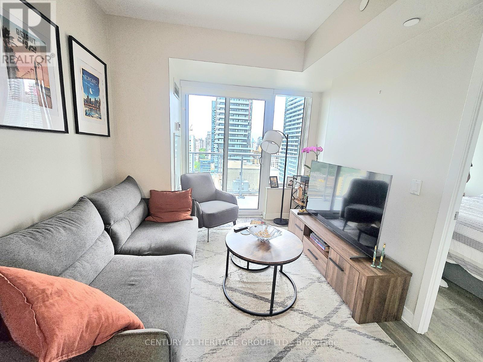 #2006 195 REDPATH AVENUE - 6