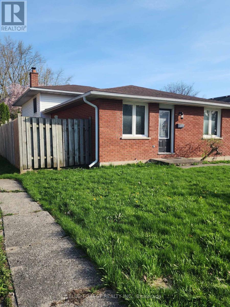 221 ADMIRAL DRIVE - 3
