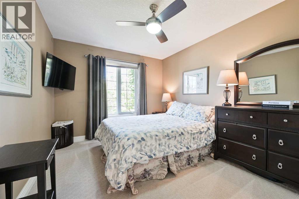 136 Strathlea Place SW - 28
