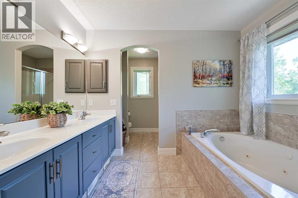 136 Strathlea Place SW - 27