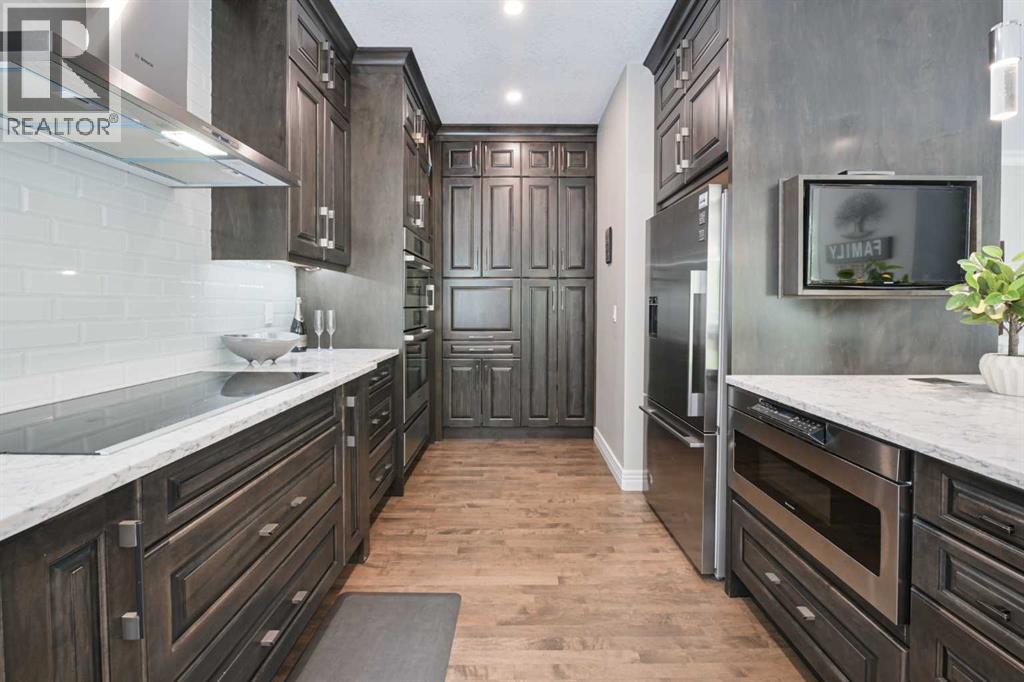 136 Strathlea Place SW - 12