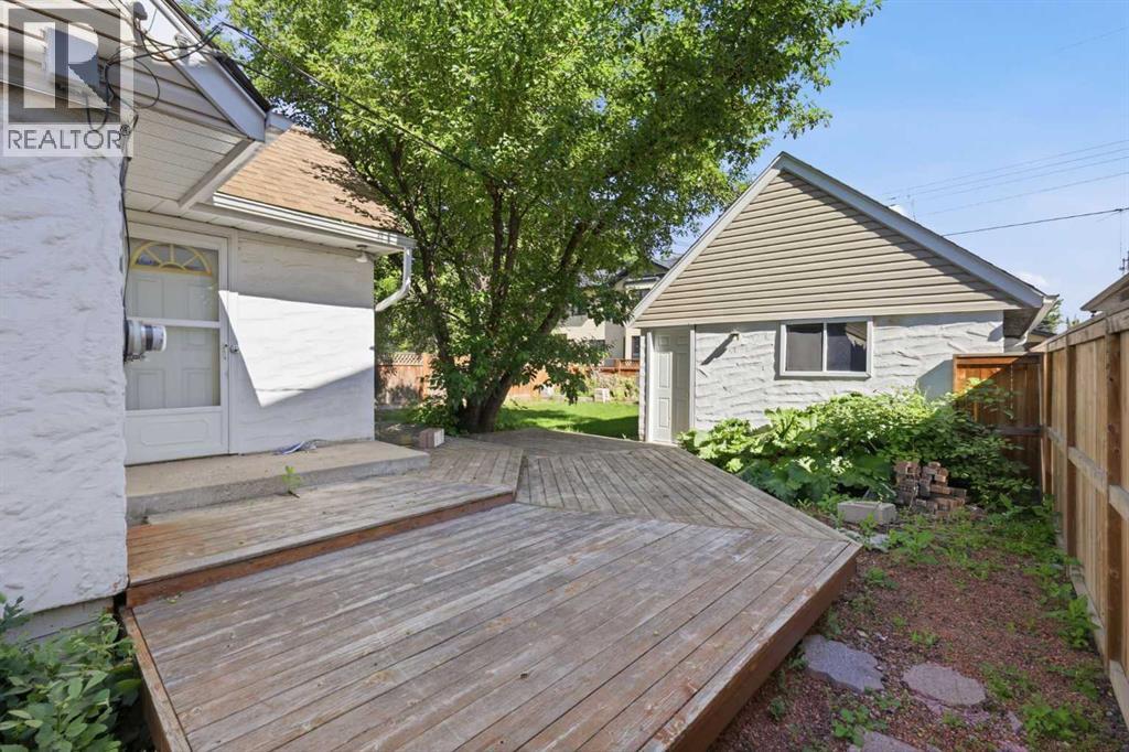 806 Radford Road NE - 16