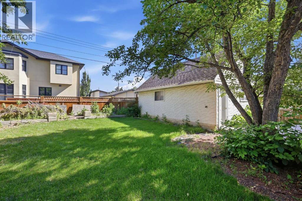 806 Radford Road NE - 19