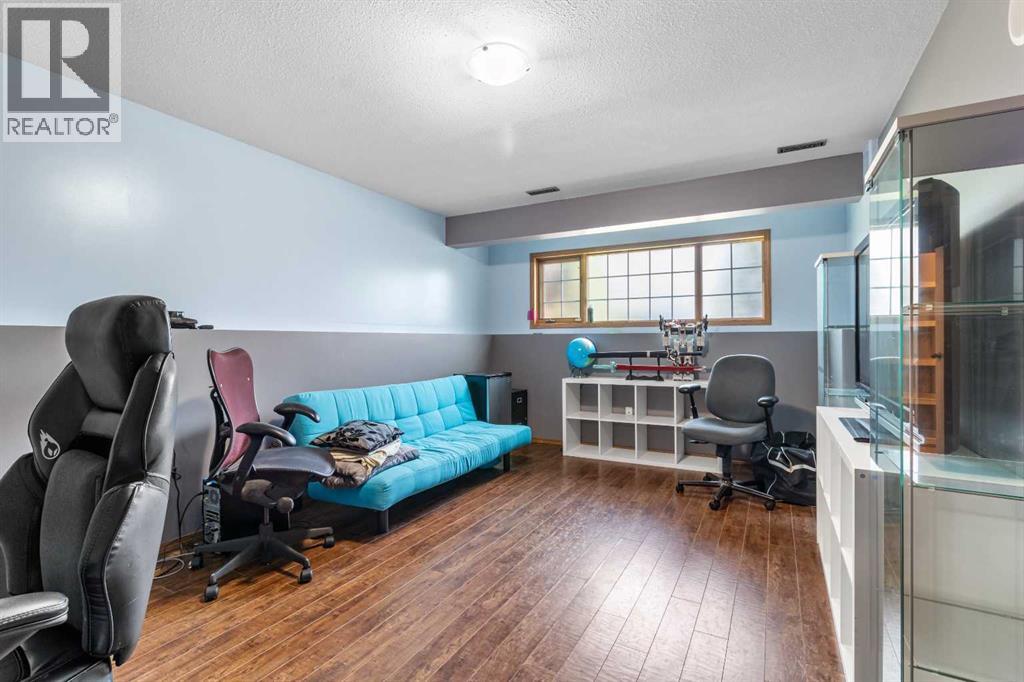 Listing photo – 10 Kingston Drive, Red Deer