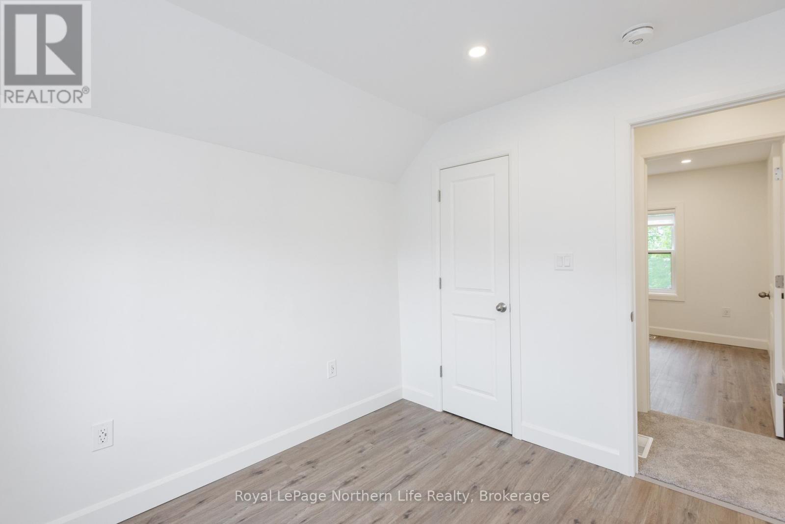 253 SECOND AVENUE W - 19
