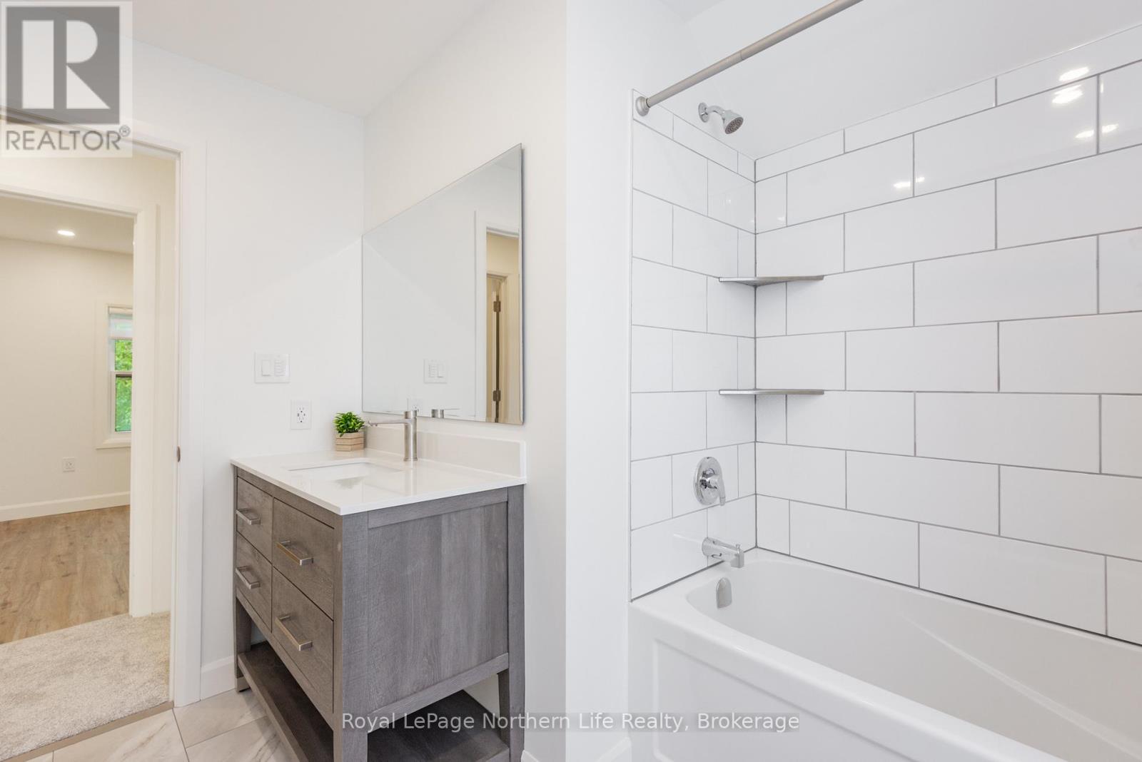 253 SECOND AVENUE W - 23
