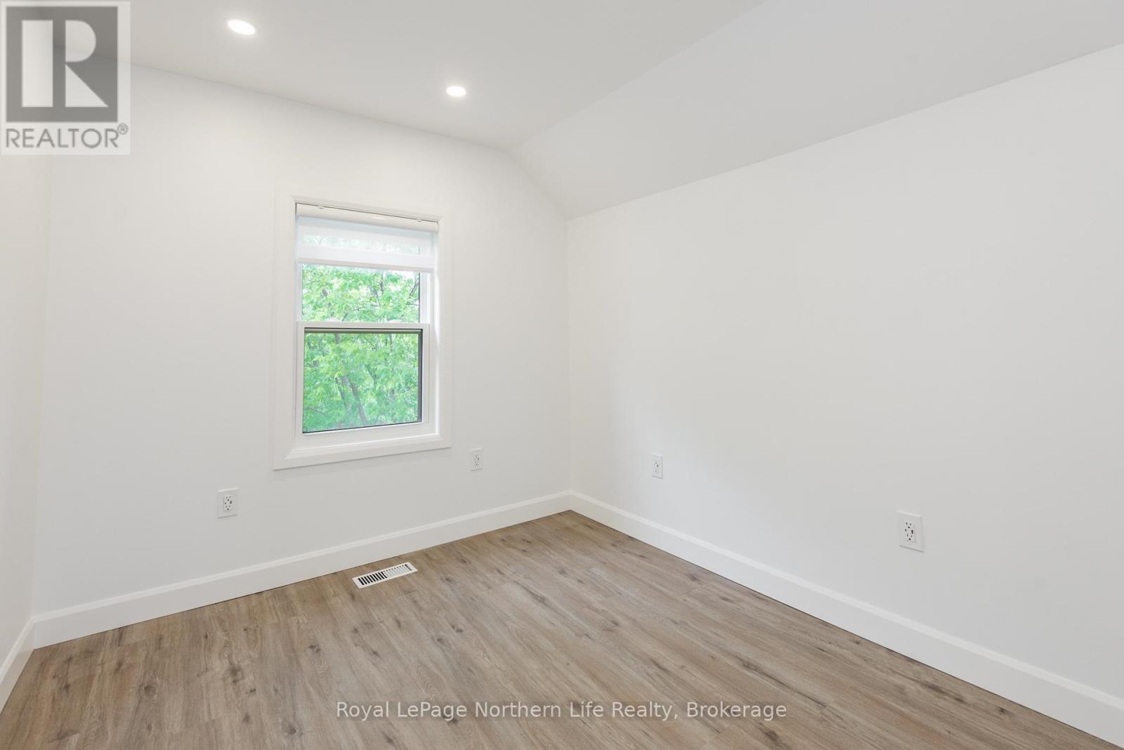 253 SECOND AVENUE W - 25