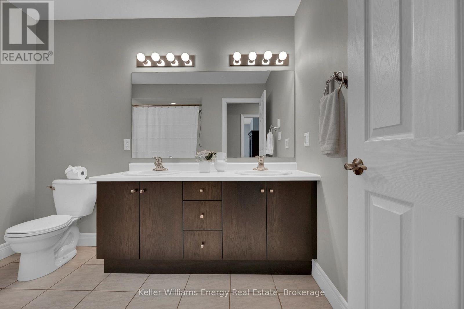 2338 PINDAR CRESCENT - Image 32