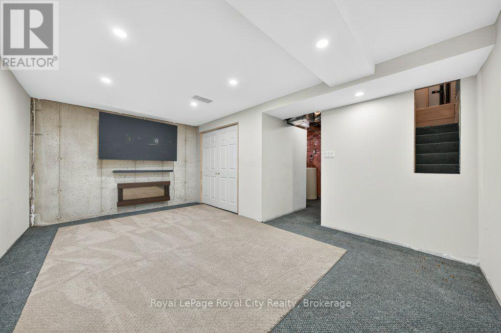 #37 66 RODGERS ROAD - 32