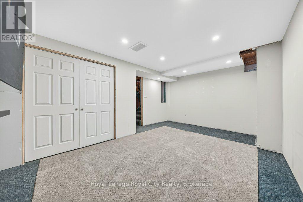 #37 66 RODGERS ROAD - 33